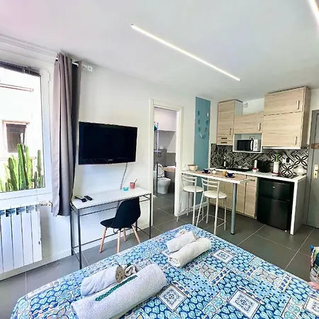 Gloria Maris Apartment